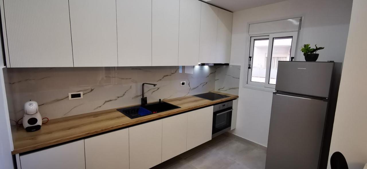 Lungomare Luxury Sea View Apartaments Vlorë エクステリア 写真