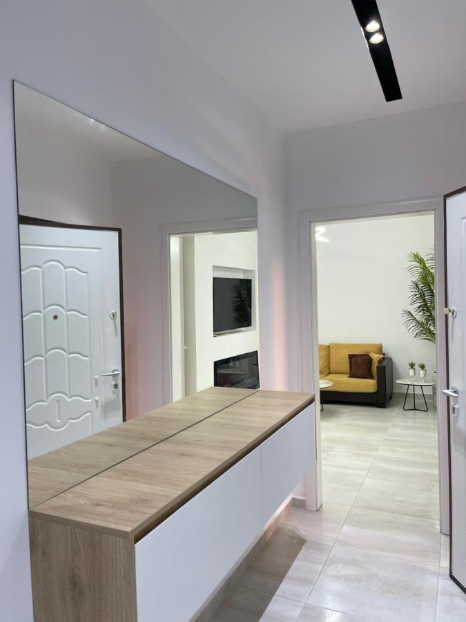 Lungomare Luxury Sea View Apartaments Vlorë エクステリア 写真