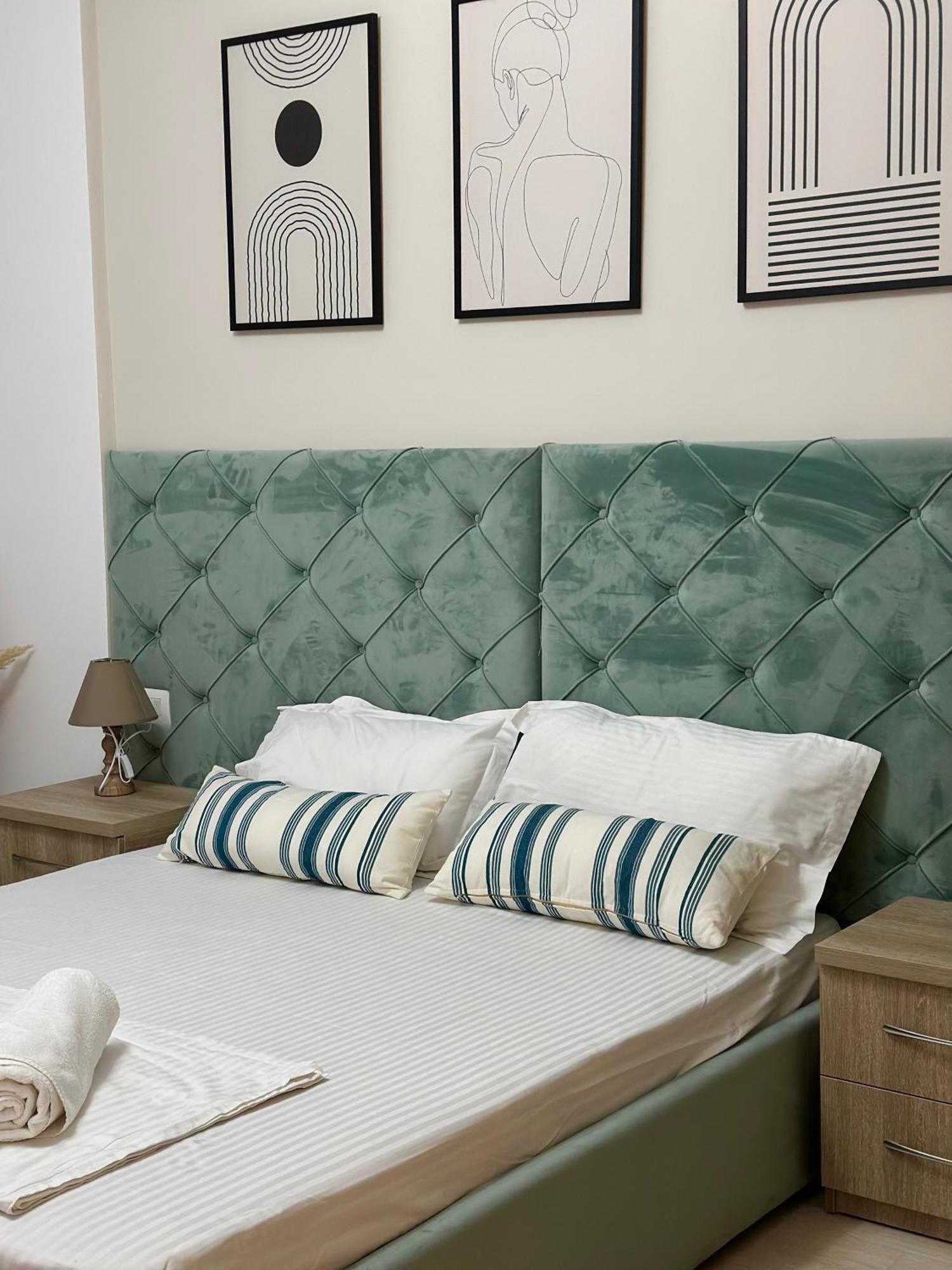 Lungomare Luxury Sea View Apartaments Vlorë エクステリア 写真